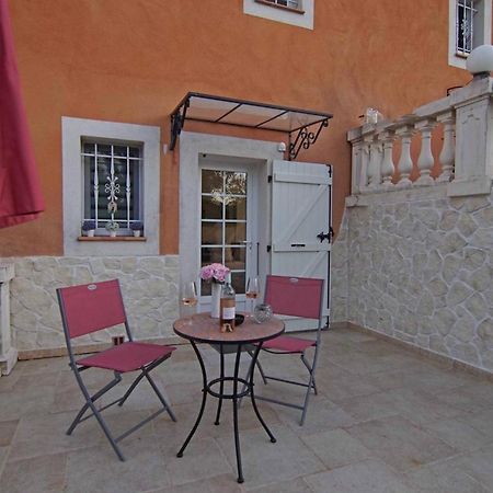 Chez Amali - Stielvolle Ferienwohnung In Der Provence Mit Terrasse 布里尼奥勒 外观 照片