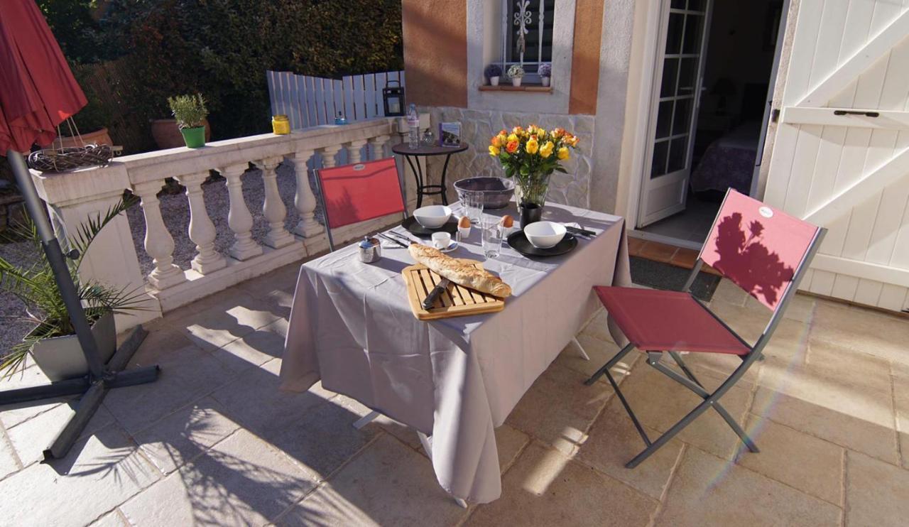 Chez Amali - Stielvolle Ferienwohnung In Der Provence Mit Terrasse 布里尼奥勒 外观 照片