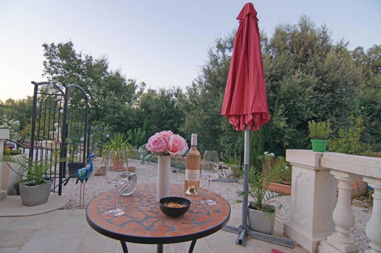 Chez Amali - Stielvolle Ferienwohnung In Der Provence Mit Terrasse 布里尼奥勒 外观 照片